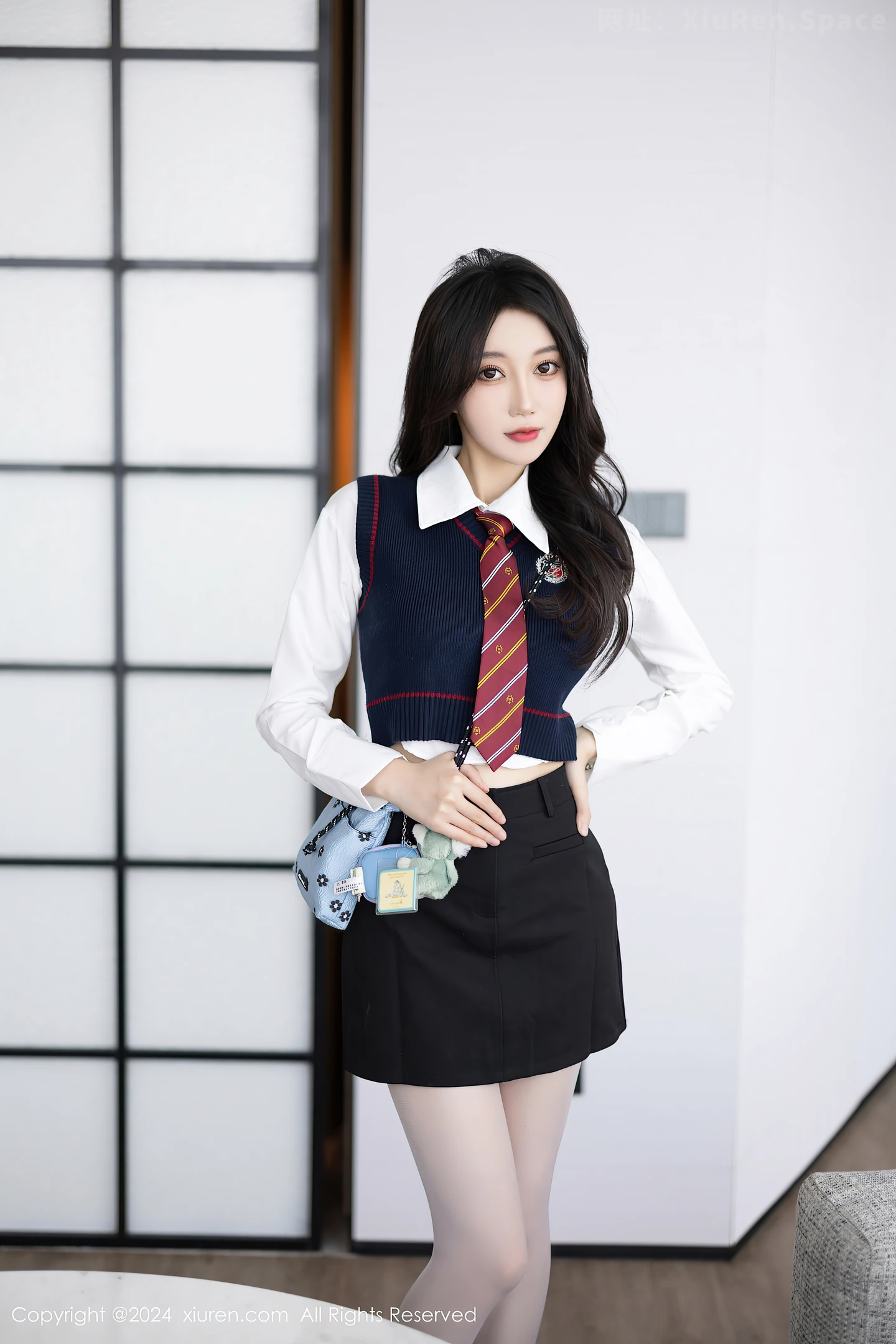 图片[3]-[XiuRen秀人网]VOL.8247 模特玥儿玥性感白衬衫配黑色短裙露紫色内衣配开档白丝迷人写真82P-秀人网官方网站